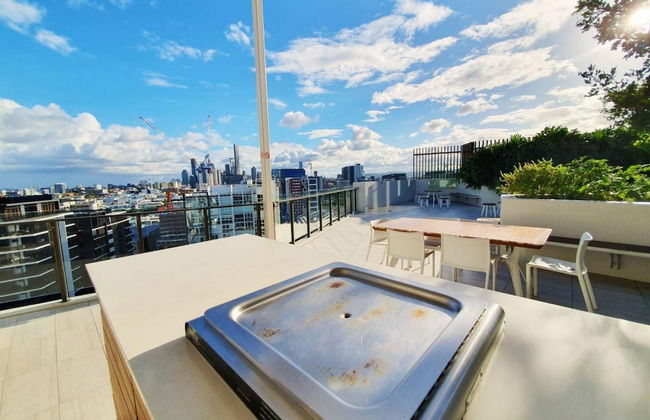 2BR Food Drink Hub Pool 2 Cars Gym Rooftop - Foto 7