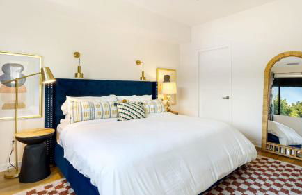 Silverlake Sunset Treehouse • Art-Filled Escape w Jacuzzi Sauna AvantStay - Foto 68