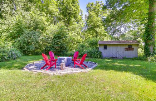 Spacious East Haddam Retreat with Private Pool! - Foto 36