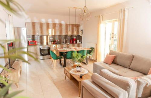 Σπίτι με πισίνα δίπλα στο αεροδρόμιο. - Foto 13