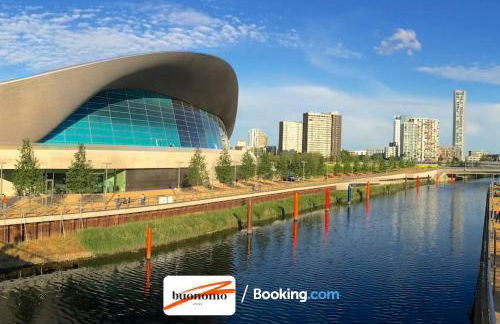 Three Bedroom Apartment At Buonomo Stays Short Lets & Serviced Accommodation With Netflix & Games - Foto 24