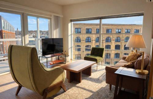 The Brady Corner Suite - Near Fiserv with Balcony - Foto 2