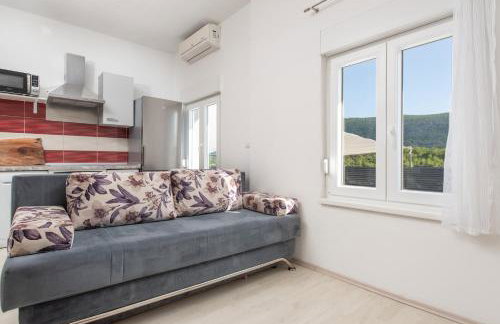 Luxury Villa Kristina with Heated Pool near Omis for 12 Guests - Foto 39