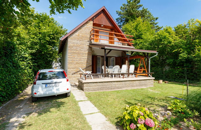 4 bedroom House in Balatonfenyves with garden and terrace - Photo 1