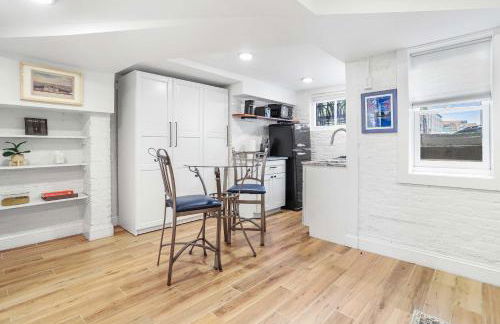 Sojourn Charming Lower Level Studio - Capitol Hill - Foto 8