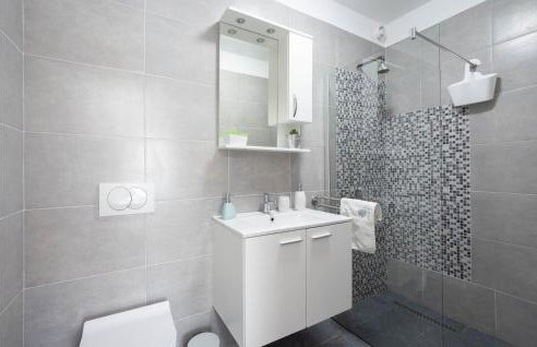 Beautiful Home In Kostanje With Wifi - Photo 34