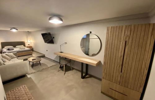 ELiFourka - Seaside Luxury - 170m to the Beach - Power Onsite for Electric Vehicle - Photo 7