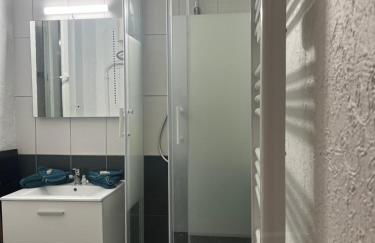 Astérix AÉROPORT ROISSY CDG - Foto 2