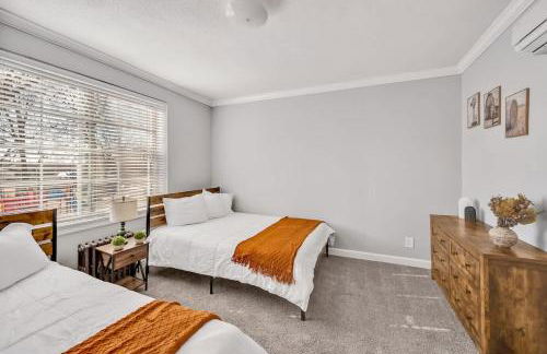 2BR Farmhouse Apt Near Everything - 2nd Floor - Foto 5