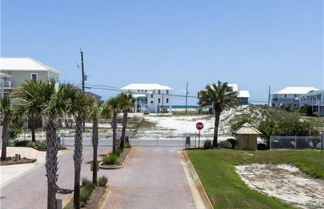 Sea View Play 3 Bedroom Home by RedAwning - Photo 34