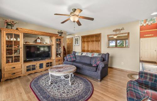 Family-Friendly 5BR House by the Lake - Foto 24