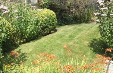 Hall Dale View near Matlock & Peak District - Photo 6