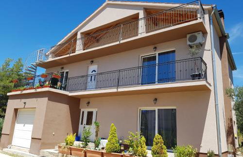 Gloria Ivana - Foto 10