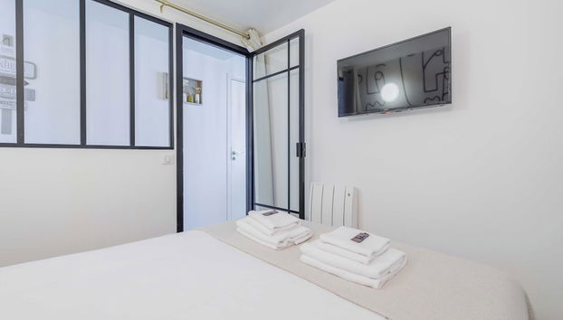Chic, Comfortable Flat Near rue Montmartre - Foto 3, Habitación