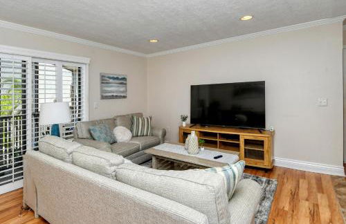 Two-Level, Heated Pool, Trolley to Beach & Village - Foto 6