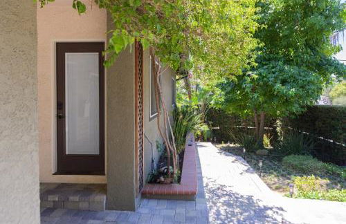 Charming and Cozy 1 Bedroom 1 Bathroom Guest Suite in Silverlake - Foto 47
