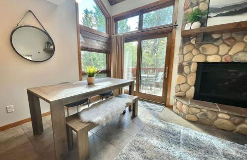 Ski in Ski out Townhome, Indoor and outdoor pools, hot tub, fire pits, and more - Foto 1