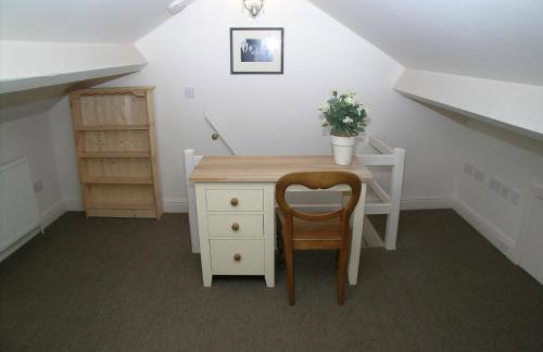 Ted's House - Photo 11