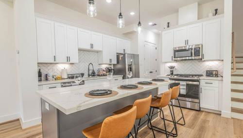 Luxury Home Near Houston Downtown & Medical Center - Photo 3