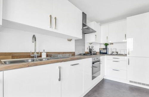 City Centre house for Family, Group & Contractor Stay - Sleeps Upto 9 Guests with Free Parking - Foto 52