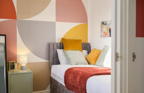 Stylish 3BR Home - Sleeps 7 - 15 Min to City Centre, Parking Garden & Fast Wi-Fi - Foto 30