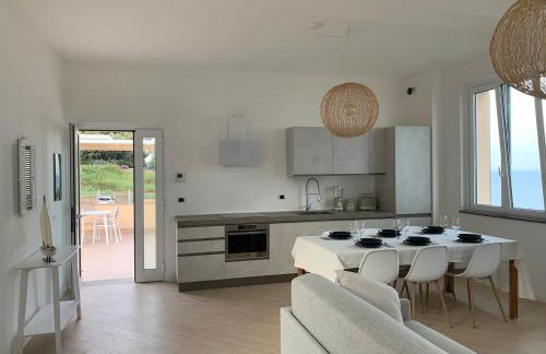 Incanto sul mare con enorme terrazza e piscina - Foto 7