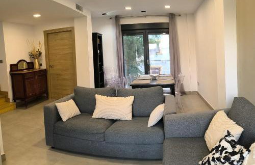 Casa con jardín, aparcamiento - Photo 23