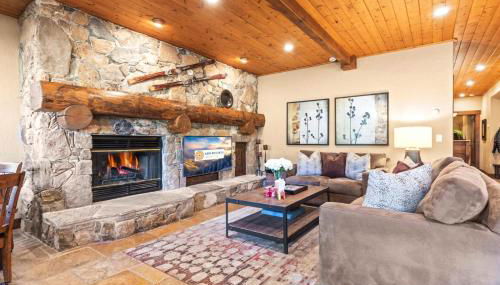 NEW PROPERTY Bristlecone Beautifully updated, Easy Access to Deer Valley, Private Hot Tub, Gas Fireplace, Main Street! BCT-501 by KBM - Foto 4