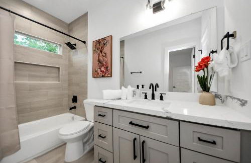 NEW! The Brandōn - Upscale Manor - Garage - Near Medical Center & NRG - Foto 21