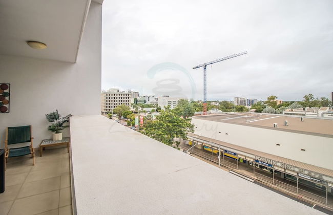 City Skyline Escape Office Parking Pool - Foto 15