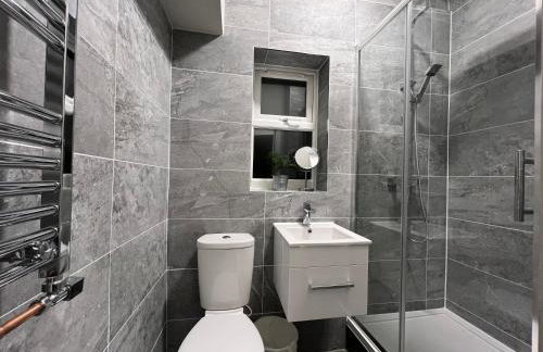 Immaculate Newly Refurbished 4 Bed House - Foto 7