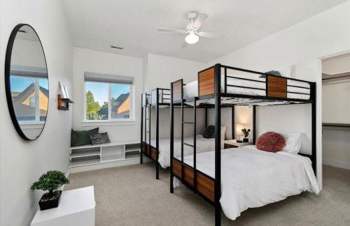 Private Oasis On 2 Acres with Indoor Pool and Theater - Foto 30