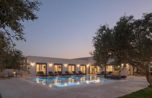 CaMa Villa, Pool, Landmark Views & Iconic Design, By ThinkVilla - Foto 31