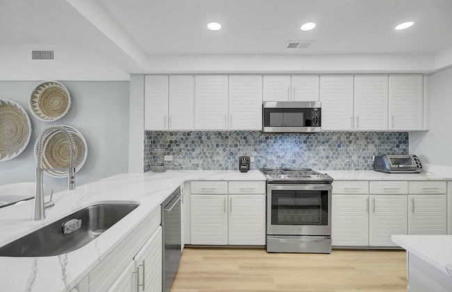 1408 Ocean Club by Avantstay Oceanfront Home w/ Amazing Views! - Photo 13