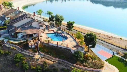 Stunning Panoramic Waterfront Pool Home Escape - Foto 1