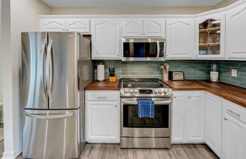 Cold Plunge Outdoor Shower Bike to Shem Creek - Photo 21