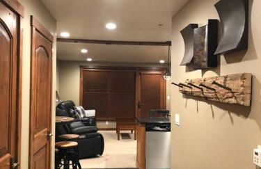 Penthouse Mountain Haven with Community Spa Room - Foto 20