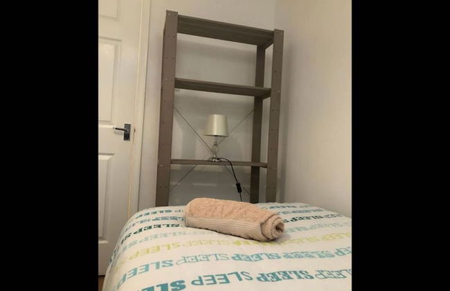 Small Modern Comfortable 2 Bedroom Apartment - Cmyr - Foto 6