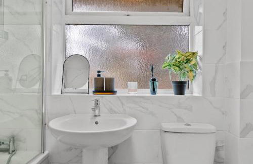 Kingston 5 Bed 2 Bath Contractors Close to Station - Foto 41