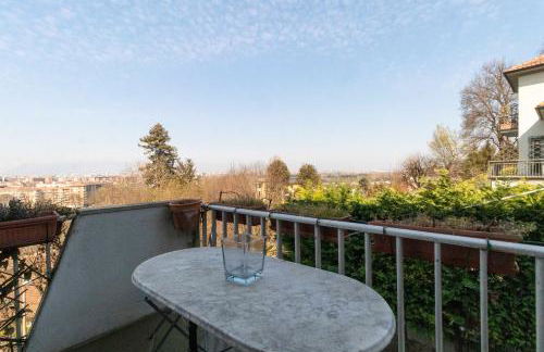 GuestHost - Charming apartment with parking! - Photo 12