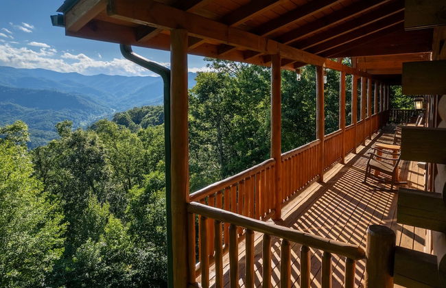 Luxury 4200 Sqft Log Cabin on 50 Acres Sleeps 16 - Foto 60