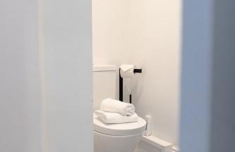 Bay City Studio Apartments - Foto 40