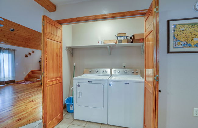 Smoky Mountain Getaway 3 Bedroom Cabin by RedAwning - Photo 17