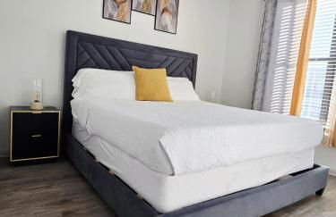 Frisco Vibes With Pool Gym and Elegant 1BR Apart - Foto 28