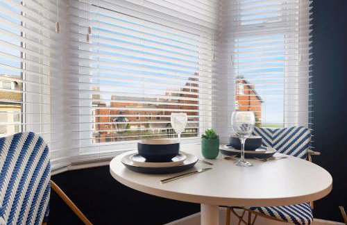 Central Location 3BR Home on Gladstone Street - Photo 8