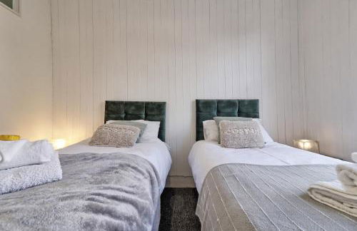 Beautiful Spacious four bedroom house with parking for 2 cars, 5 minute walk to southend station - Foto 12