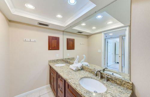 Beachfront Heated PoolSpa King Bed Sleeps Ten 104 - Photo 25