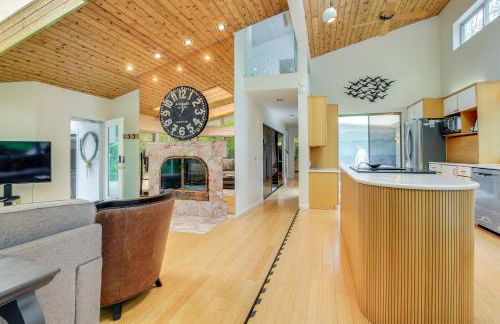 Modern Waterfront Home - 1 Mi to Cave Point Park! - Photo 6