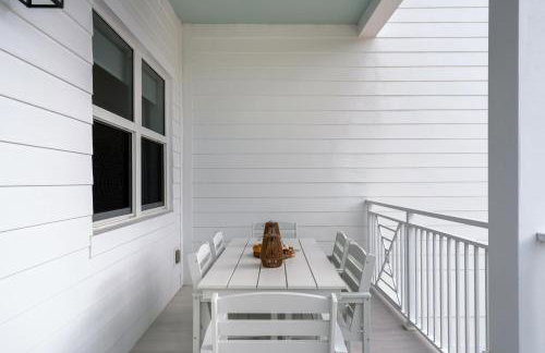 Oceanfront Oasis BBQ Patio, Free Dock, Pool and Secret Speakeasy - Foto 22