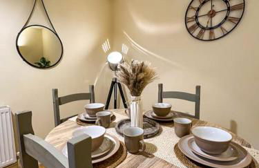 Oasis split level flat in Zone 1 - Photo 16